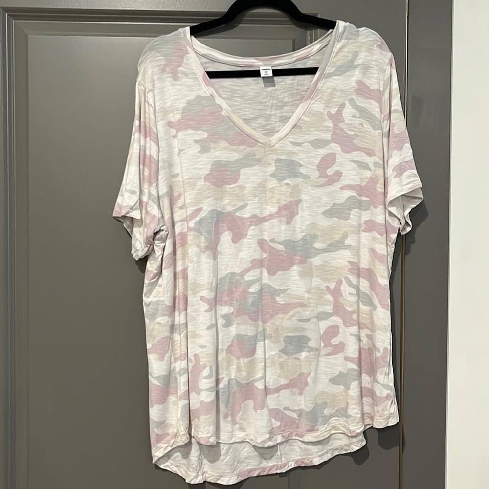 Old Navy v-neck T-shirt, Luxe material, XXL